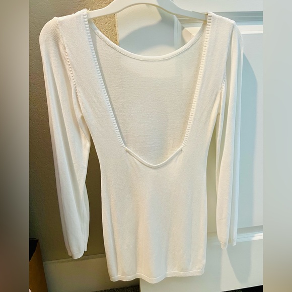 Long Sleeve Backless White Cotton Mini Dress - Picture 3 of 3